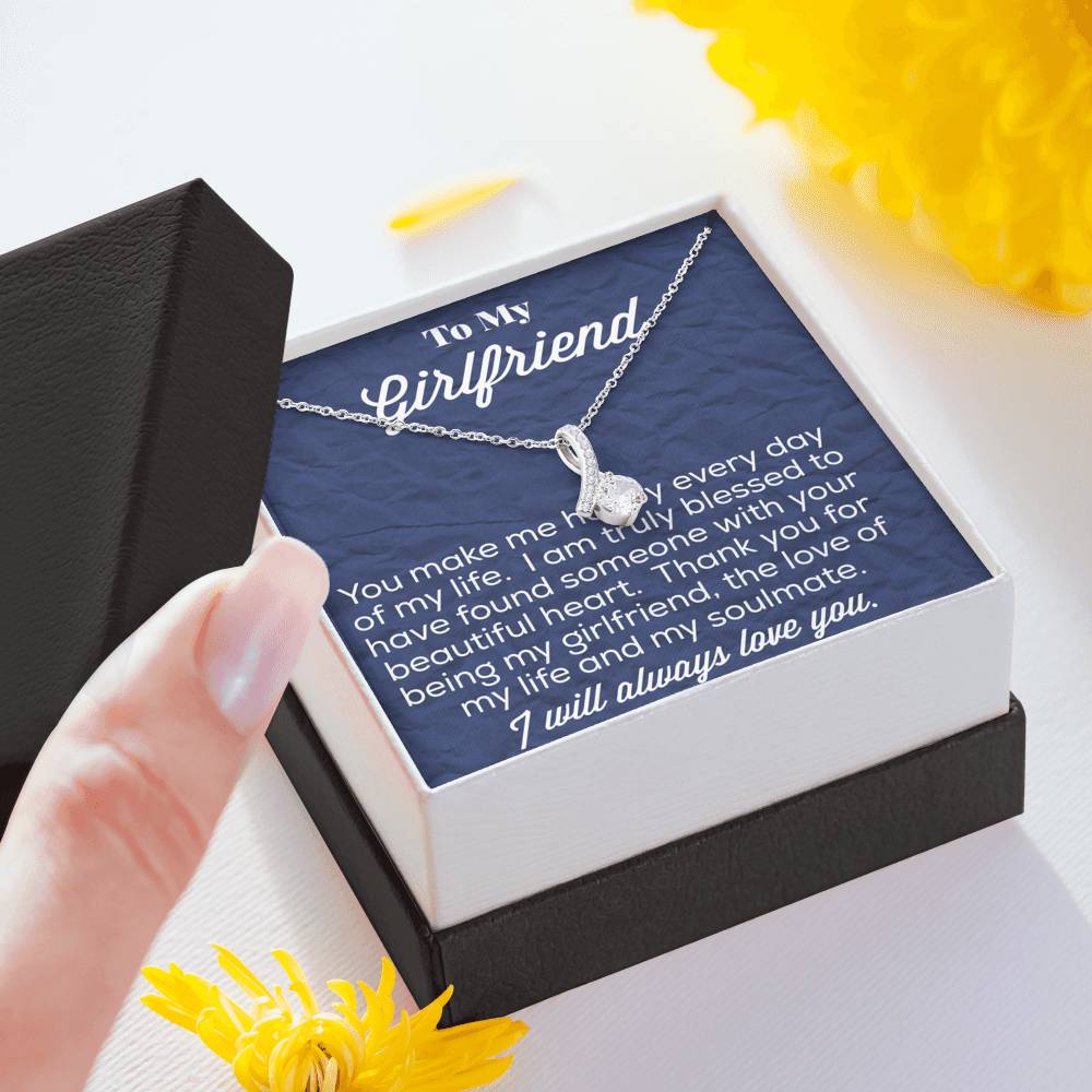 To My Girlfriend Alluring Beauty Necklace