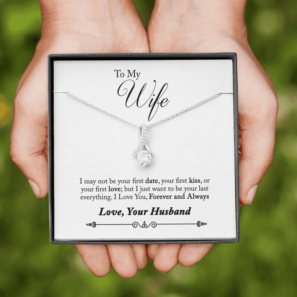 To My Wife Alluring Beauty Necklace