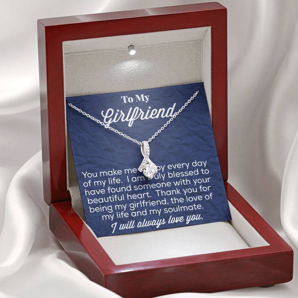To My Girlfriend Alluring Beauty Necklace